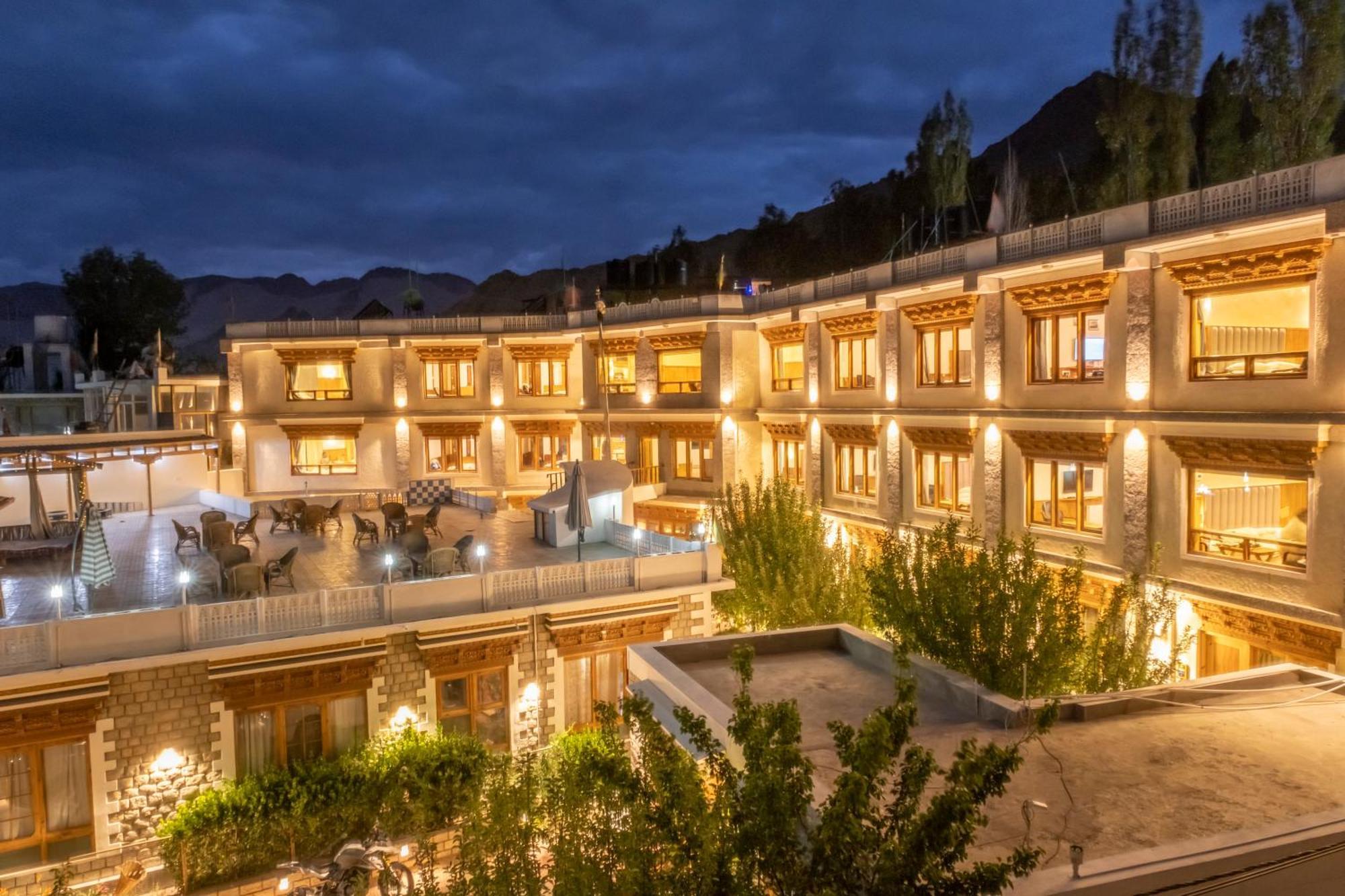 Cho Palace Leh Kültér fotó